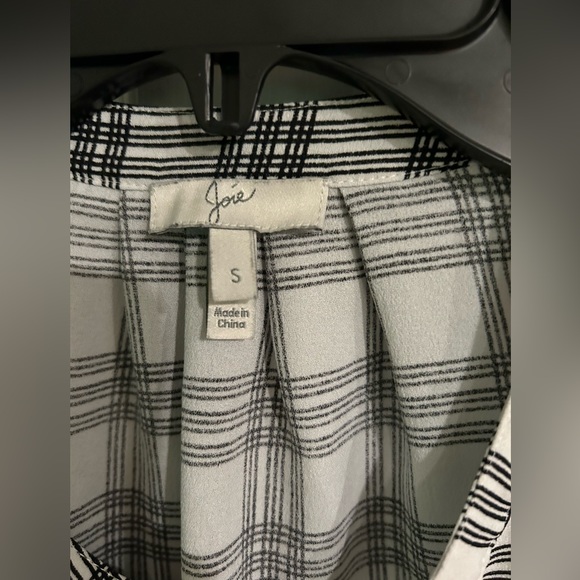 Joie Aruna Checkered
Sleeveless Gingham Blouse Size Small - Picture 4 of 8